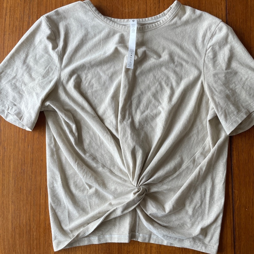 Lululemon short sleeve shirt